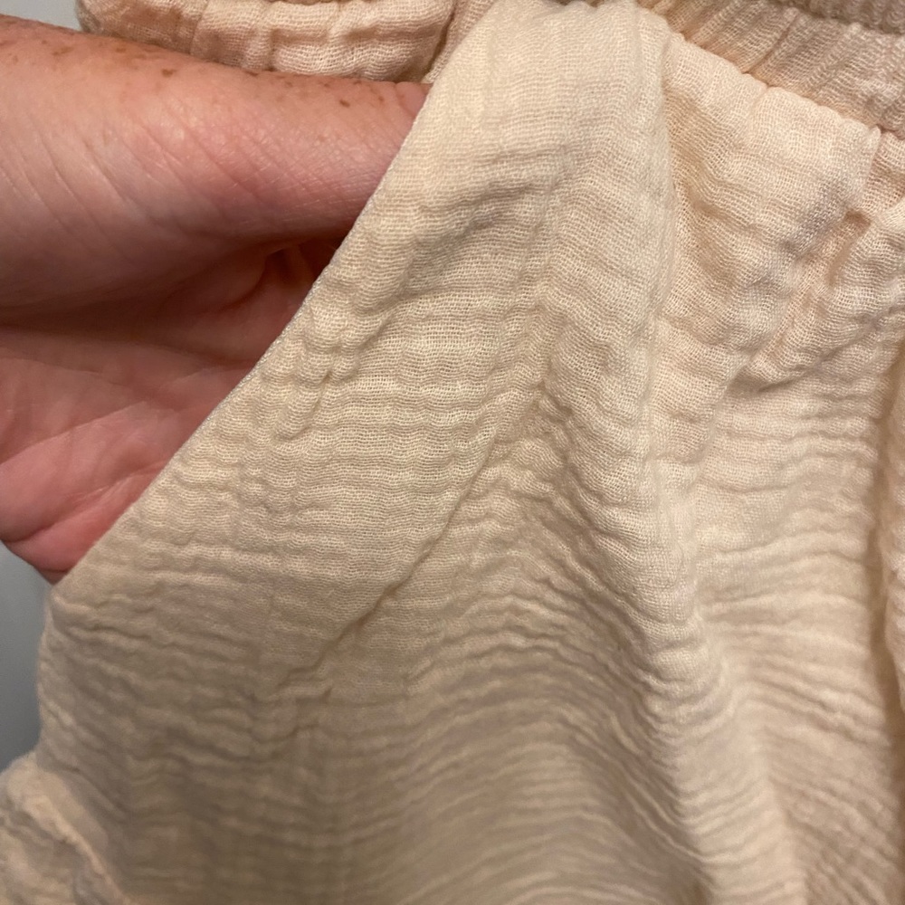 Listicle Ruffle Cream High Rise Shorts L - Picture 3 of 8